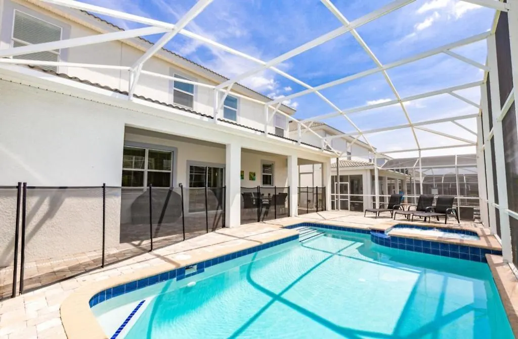 Cozy Family Friendly 6 Bed Home With Pool Davenport Holiday home