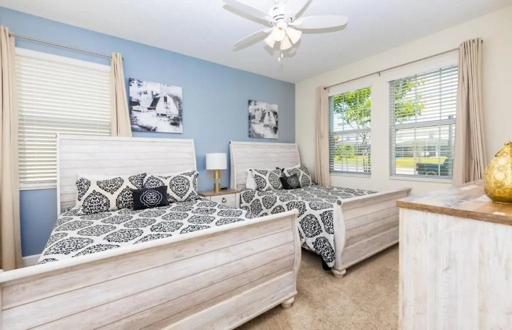 Cozy Family Friendly 6 Bed Home With Pool Davenport United States